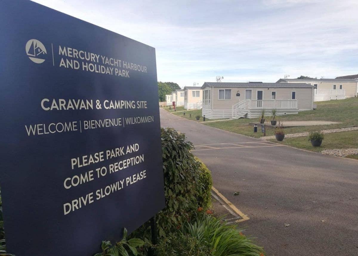 Mercury Yacht Harbour And Holiday Park Lower Swanwick Extérieur photo