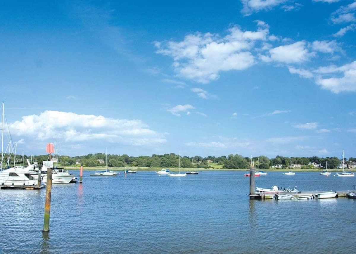 Mercury Yacht Harbour And Holiday Park Lower Swanwick Extérieur photo