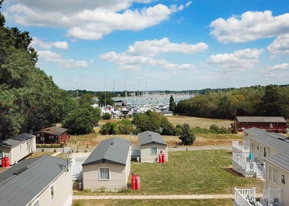 Mercury Yacht Harbour And Holiday Park Lower Swanwick Extérieur photo