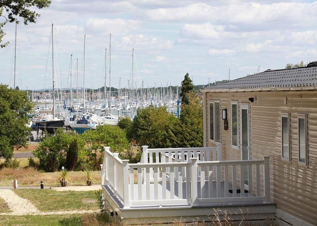 Mercury Yacht Harbour And Holiday Park Lower Swanwick Extérieur photo