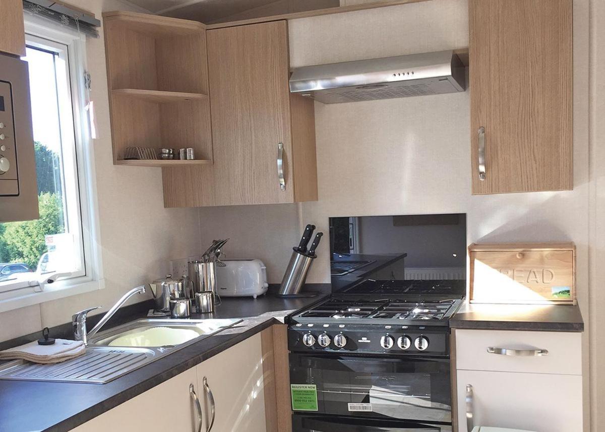Mercury Yacht Harbour And Holiday Park Lower Swanwick Extérieur photo
